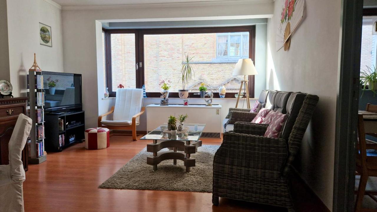 Spacious In With Balcony And Parking Ostend