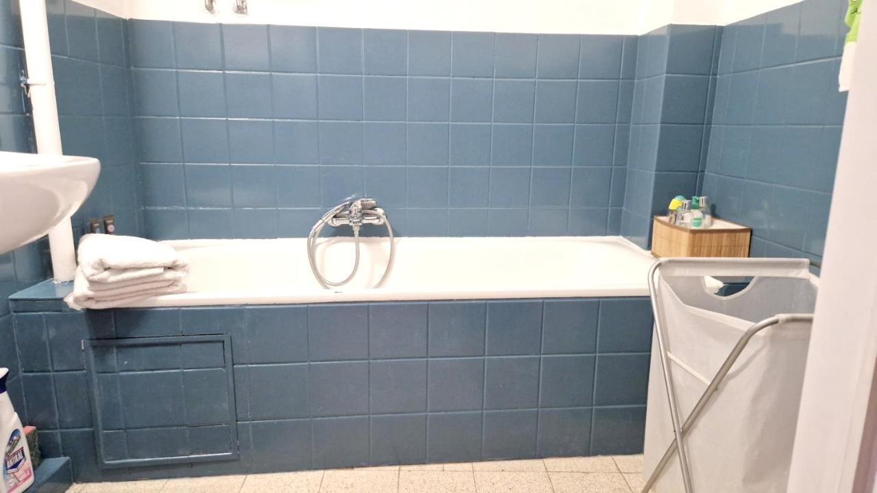 Spacious In With Balcony And Parking Apartment Ostend